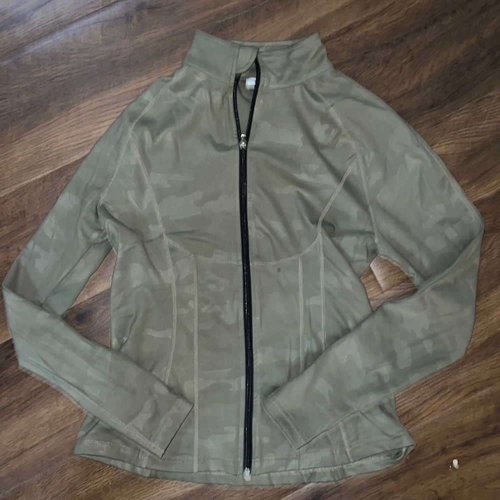 Medium Sykooria green camo athletic jacket